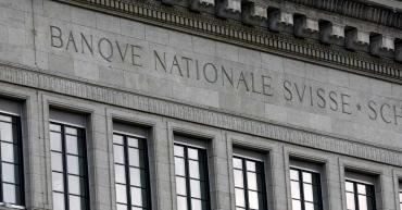 Face à l’inflation, la BNS infléchit son discours sur les interventions sur les marchés des changes
