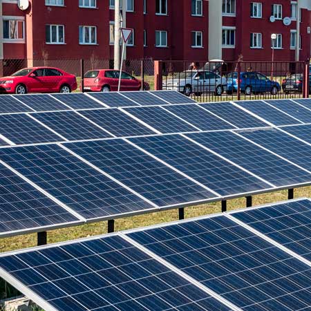 Comunità solari: una soluzione per l’accesso all’energia pulita negli Stati Uniti 